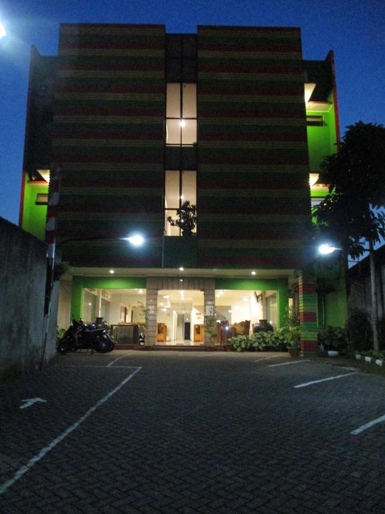 Hotel Caravan Tanah Abang Jakarta Exterior photo
