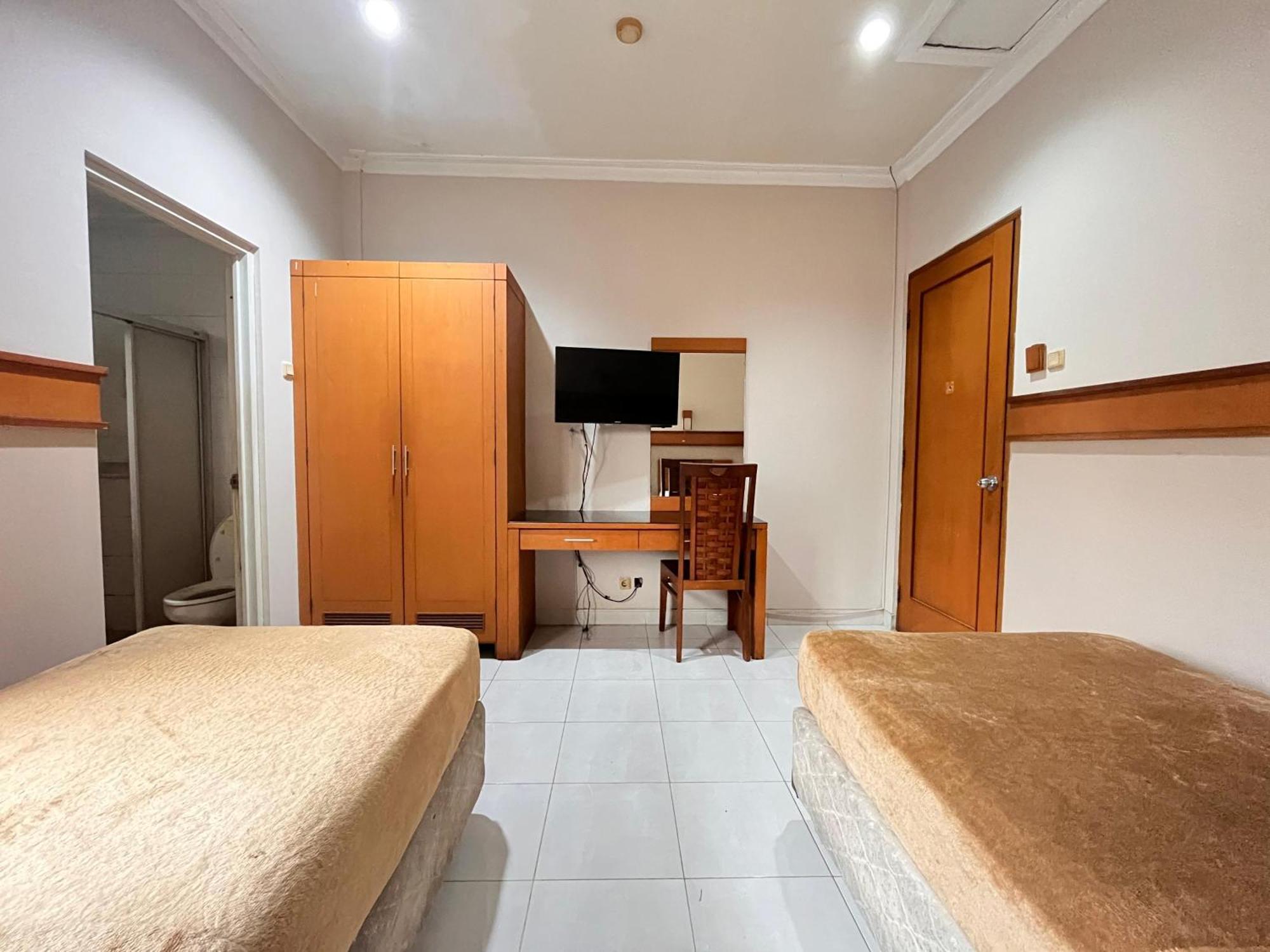 Hotel Caravan Tanah Abang Jakarta Exterior photo