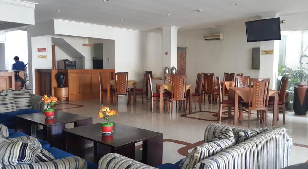 Hotel Caravan Tanah Abang Jakarta Exterior photo