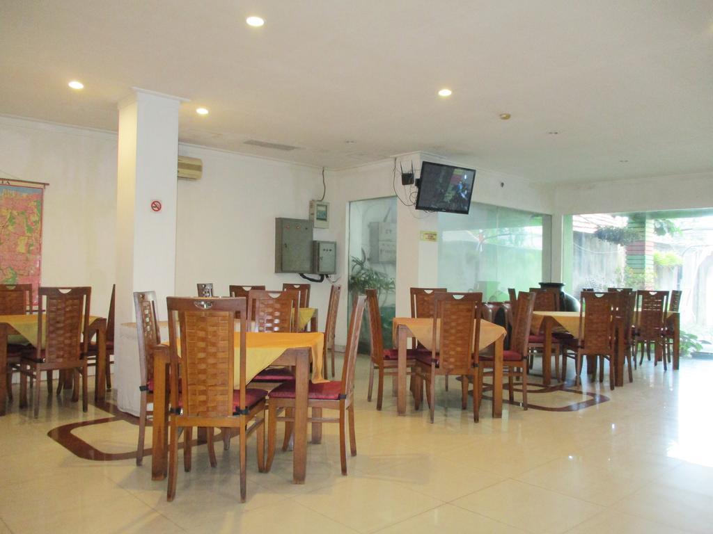 Hotel Caravan Tanah Abang Jakarta Exterior photo