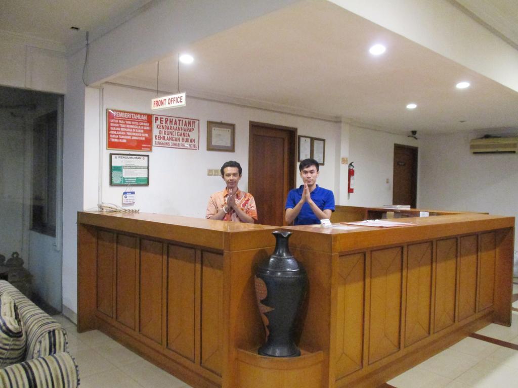 Hotel Caravan Tanah Abang Jakarta Exterior photo