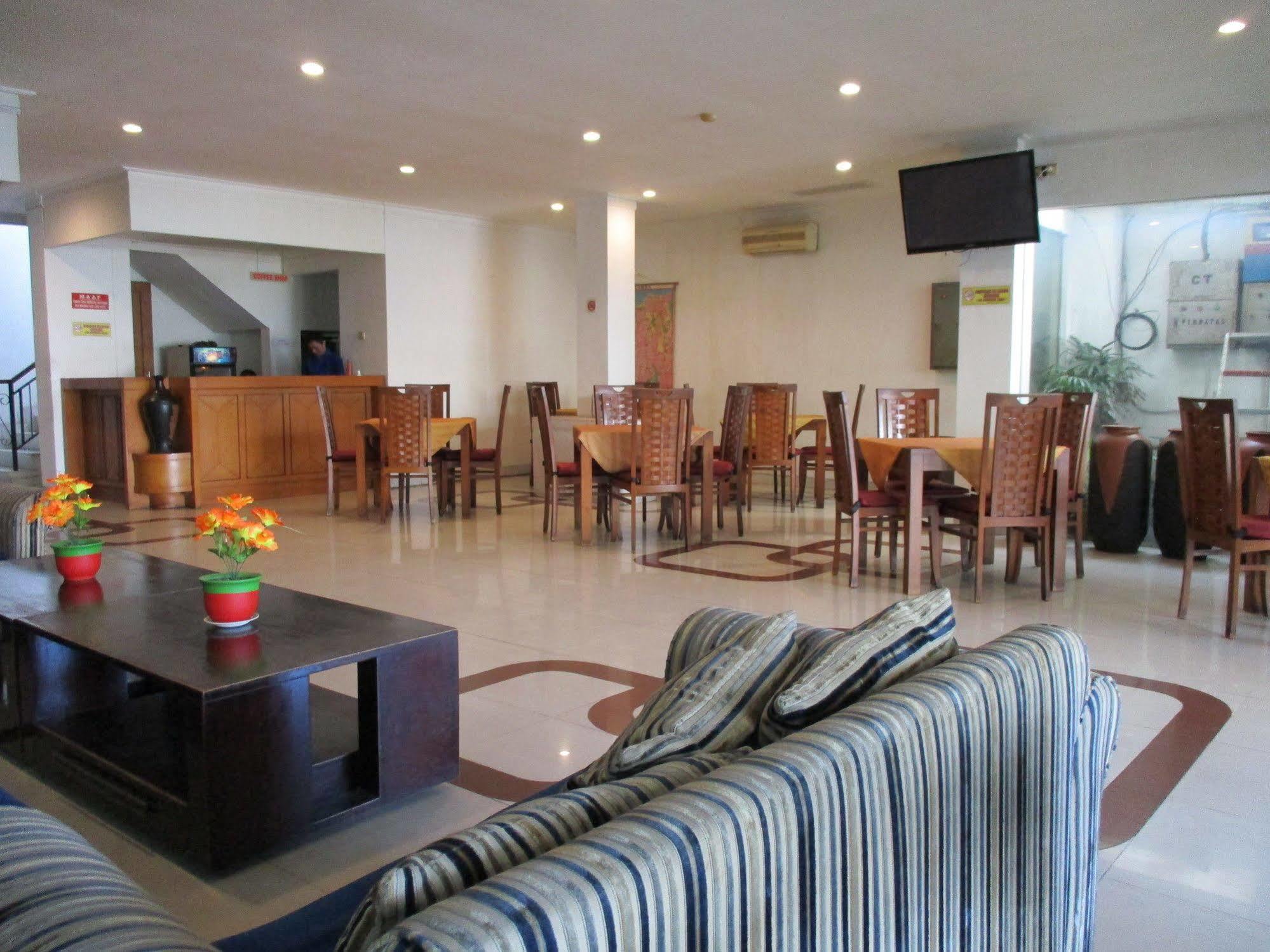 Hotel Caravan Tanah Abang Jakarta Exterior photo