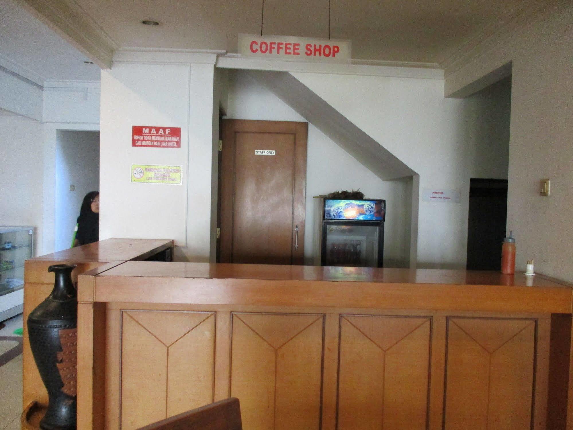 Hotel Caravan Tanah Abang Jakarta Exterior photo