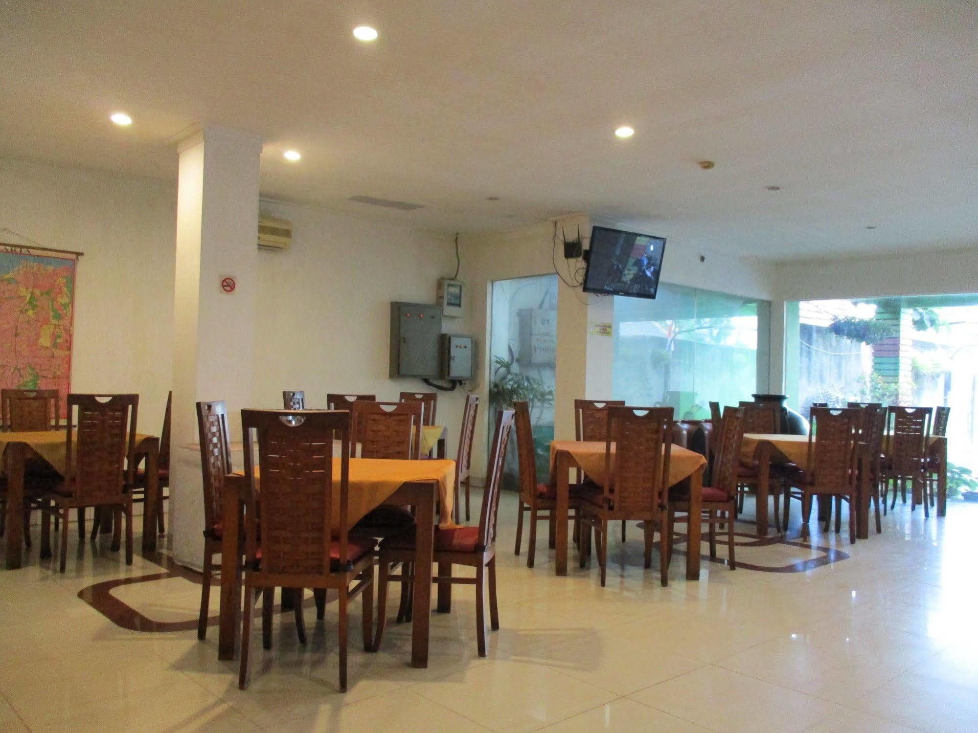 Hotel Caravan Tanah Abang Jakarta Exterior photo